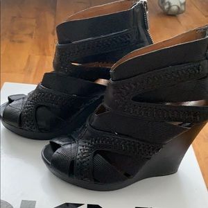 DKNY Donna Karan NY woven wedges